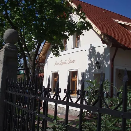 Racz Fogado Guest house *