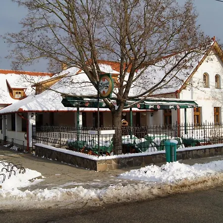 Racz Fogado Guest house *
